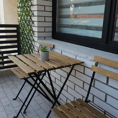 Sim-vlae Apartment