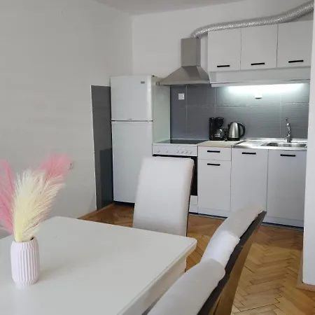 Sim-vlae Apartment
