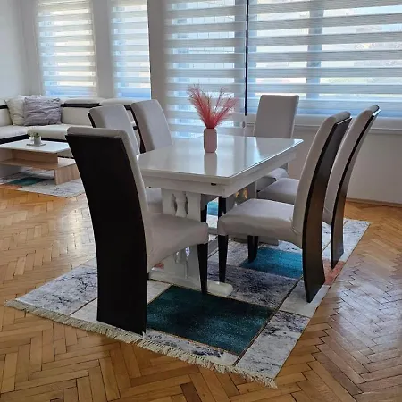 Apartment Sim-vlae *